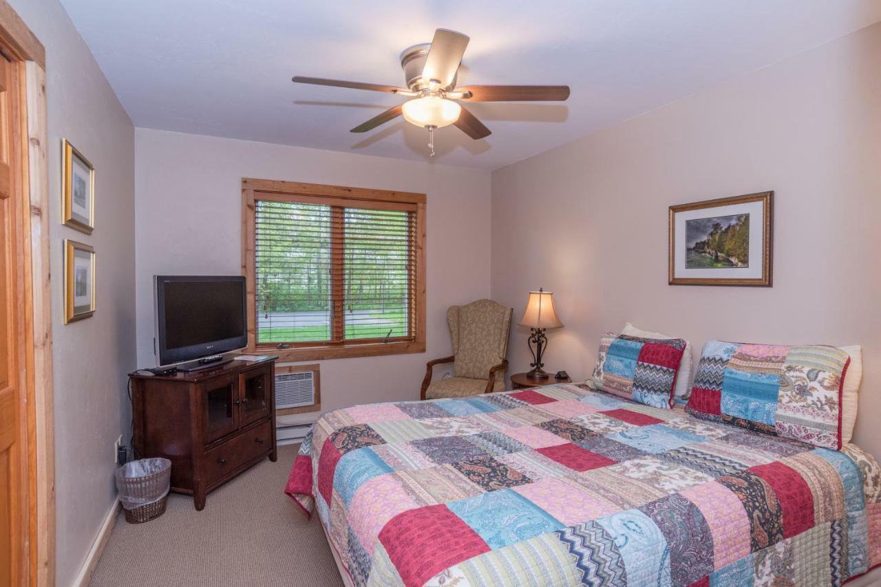Village Green Lodge Ephraim Room photo