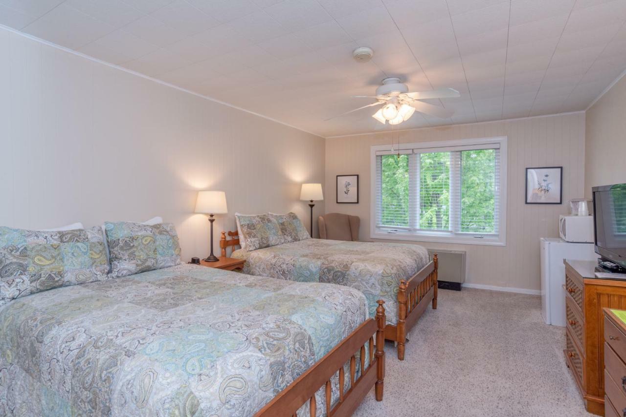 Village Green Lodge Ephraim Room photo