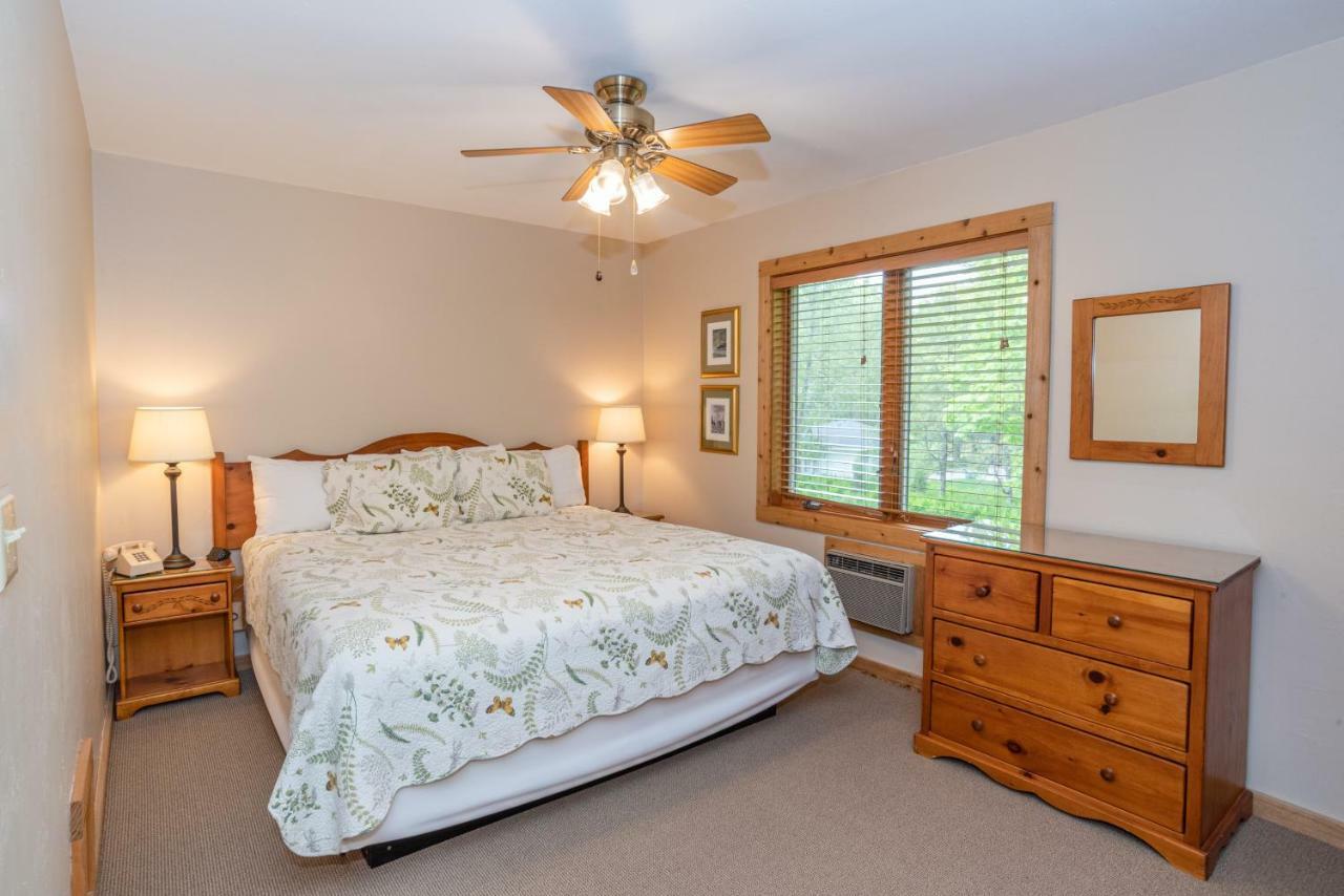 Village Green Lodge Ephraim Room photo